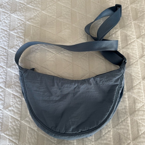 Uniqlo Round Crescent Half Moon Mini Shoulder Crossbody Bag, Blue - Picture 3 of 8